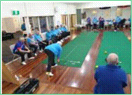 A group of people in a room

AI-generated content may be incorrect.